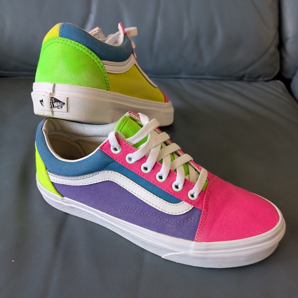 Vans - Picture 2 of 5